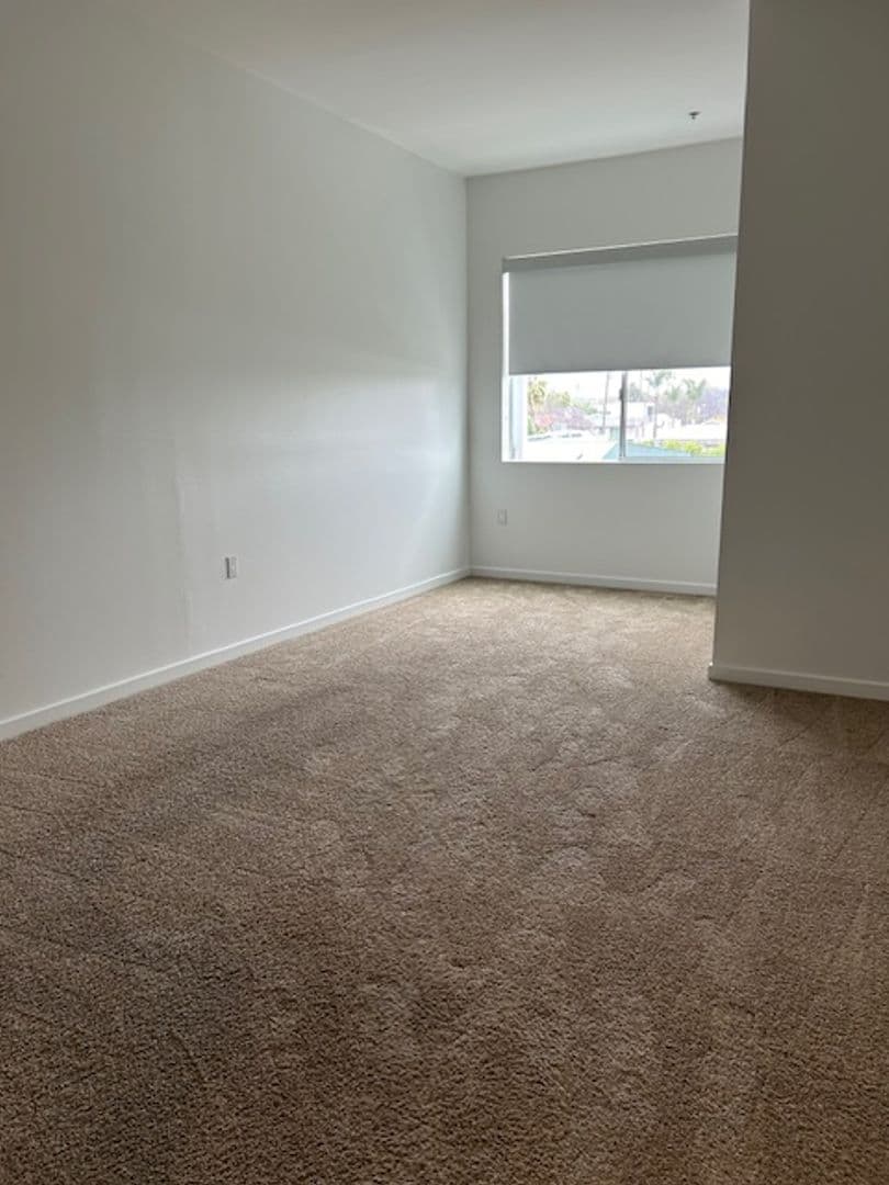 Los Angeles Apartment: 801 N Fairfax Ave