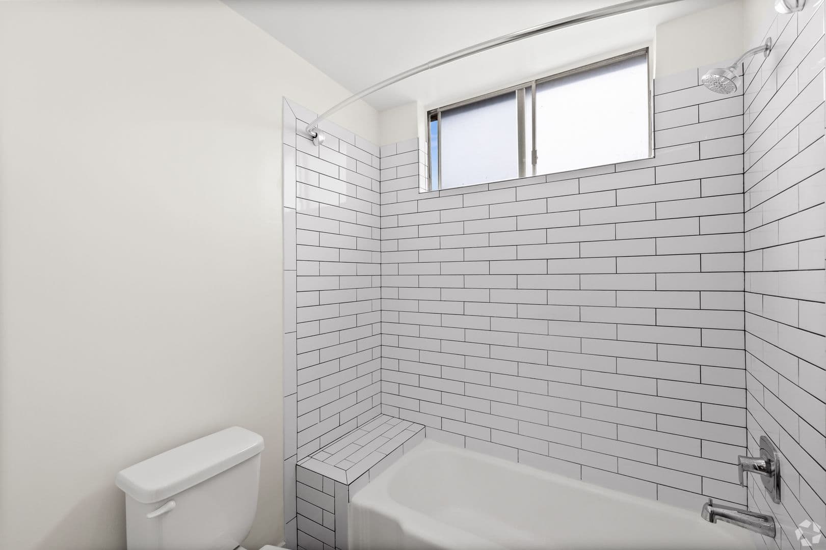 Burbank Apartment: 634 E. Harvard Rd