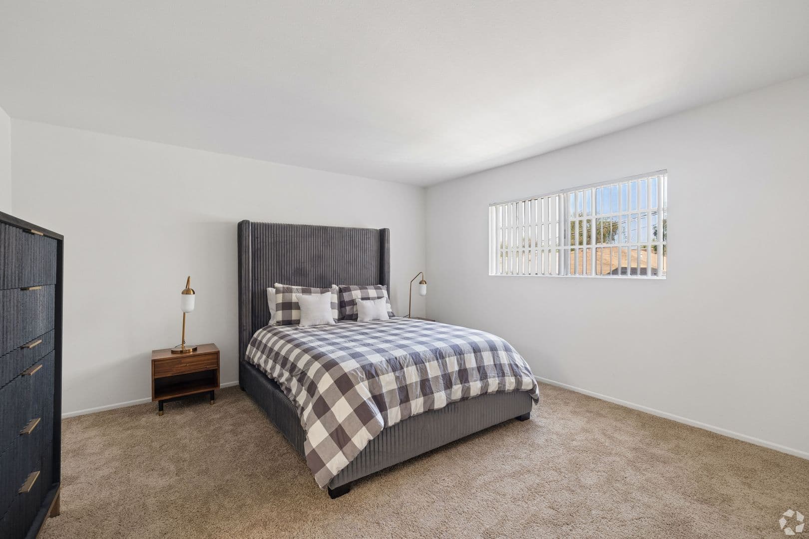 North Hollywood Apartment: 4824 Craner Ave