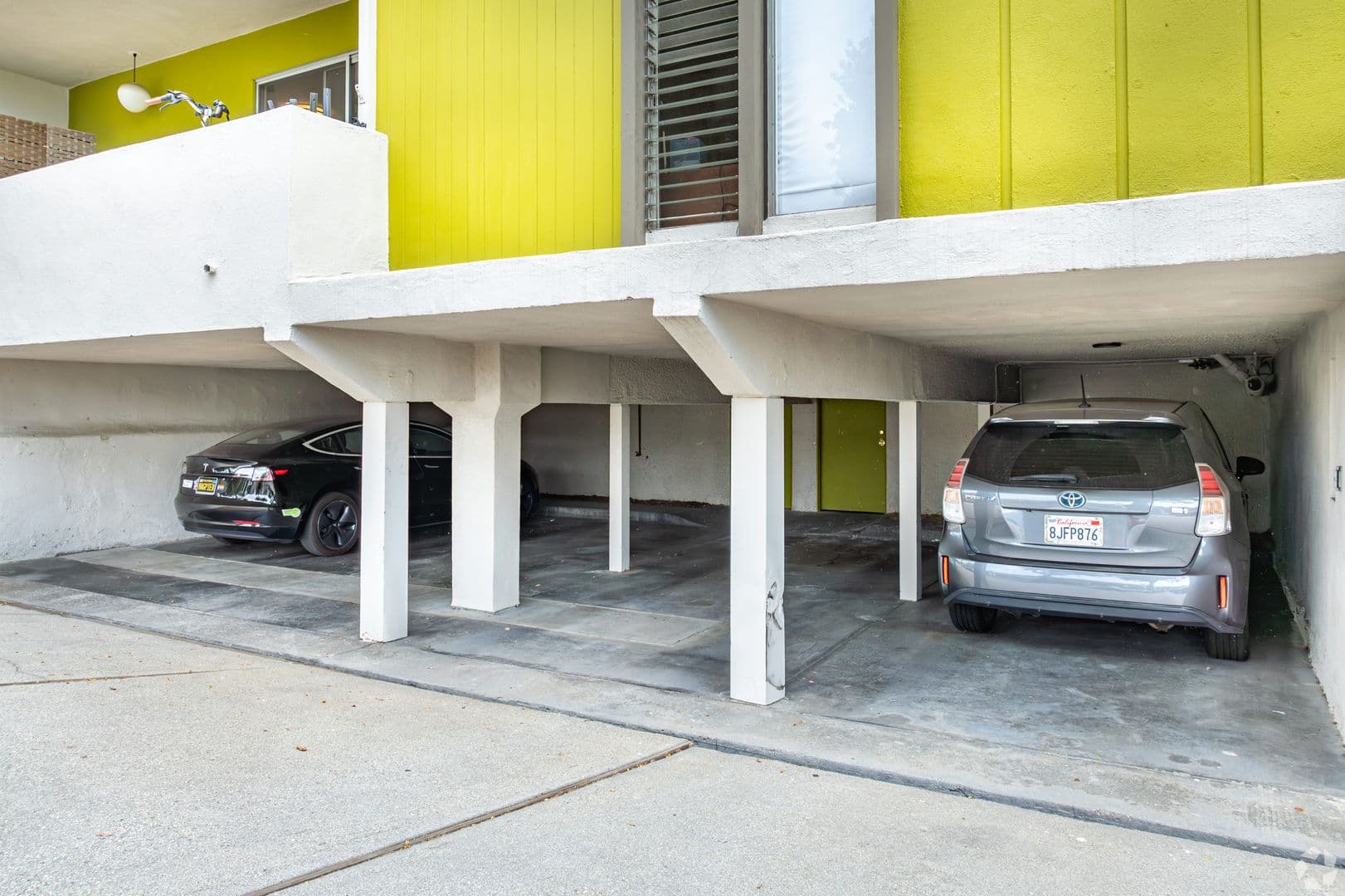 Burbank Apartment: 634 E. Harvard Rd