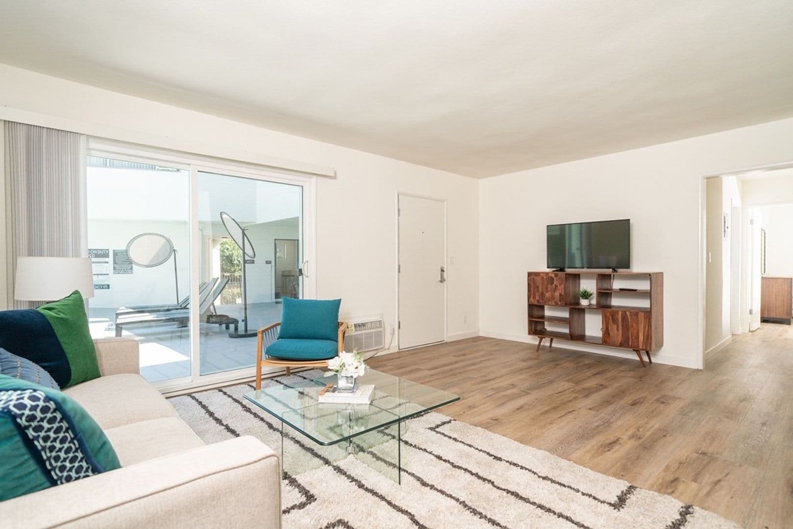 Sherman Oaks Apartment: 13429 Moorpark St.
