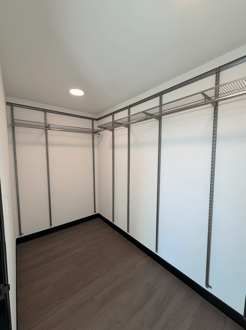 Valley Village Apartment: 11445 Riverside Dr.