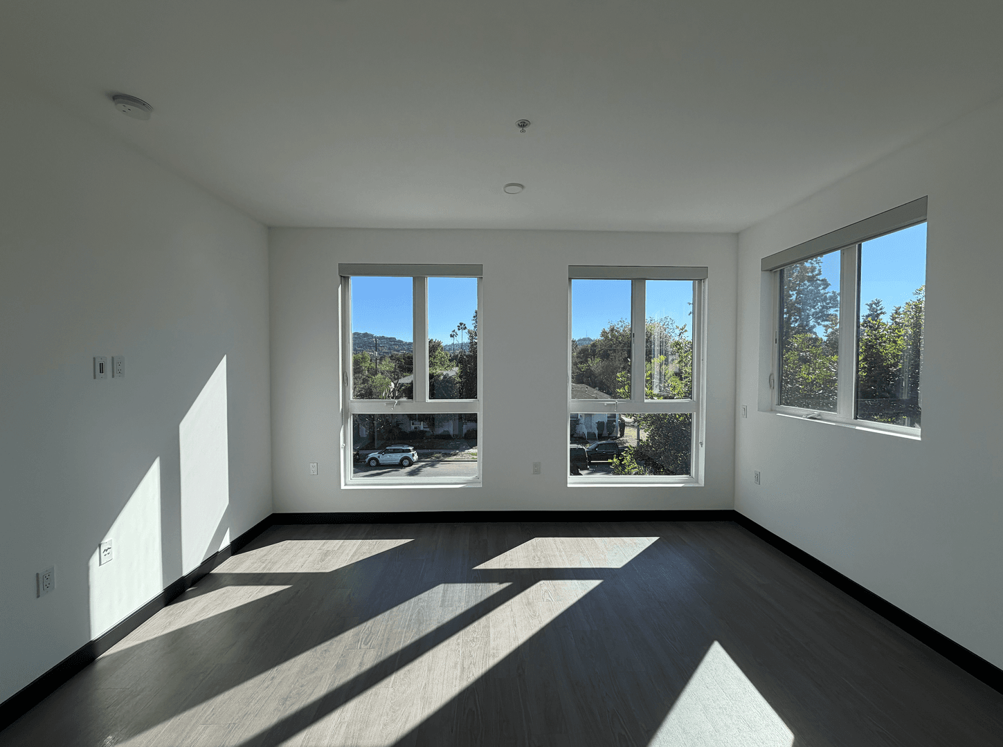 Valley Village Apartment: 11445 Riverside Dr.