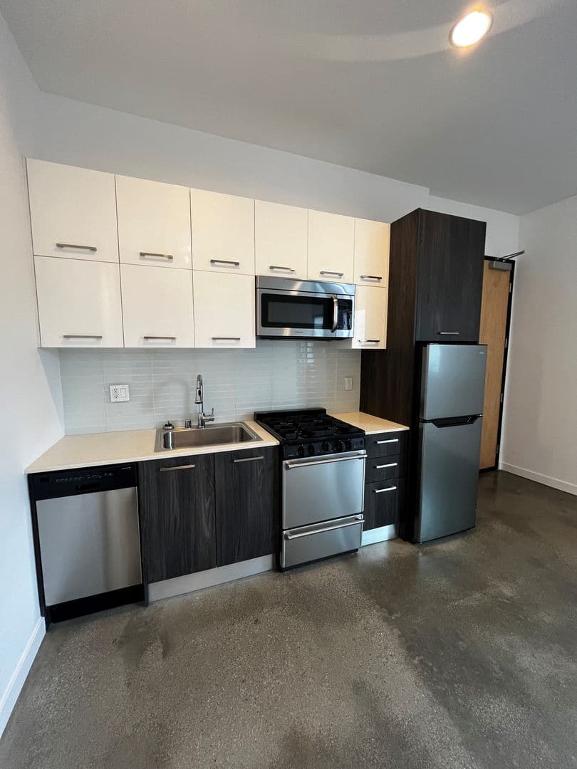 Los Angeles Apartment: 3425 Motor Ave.
