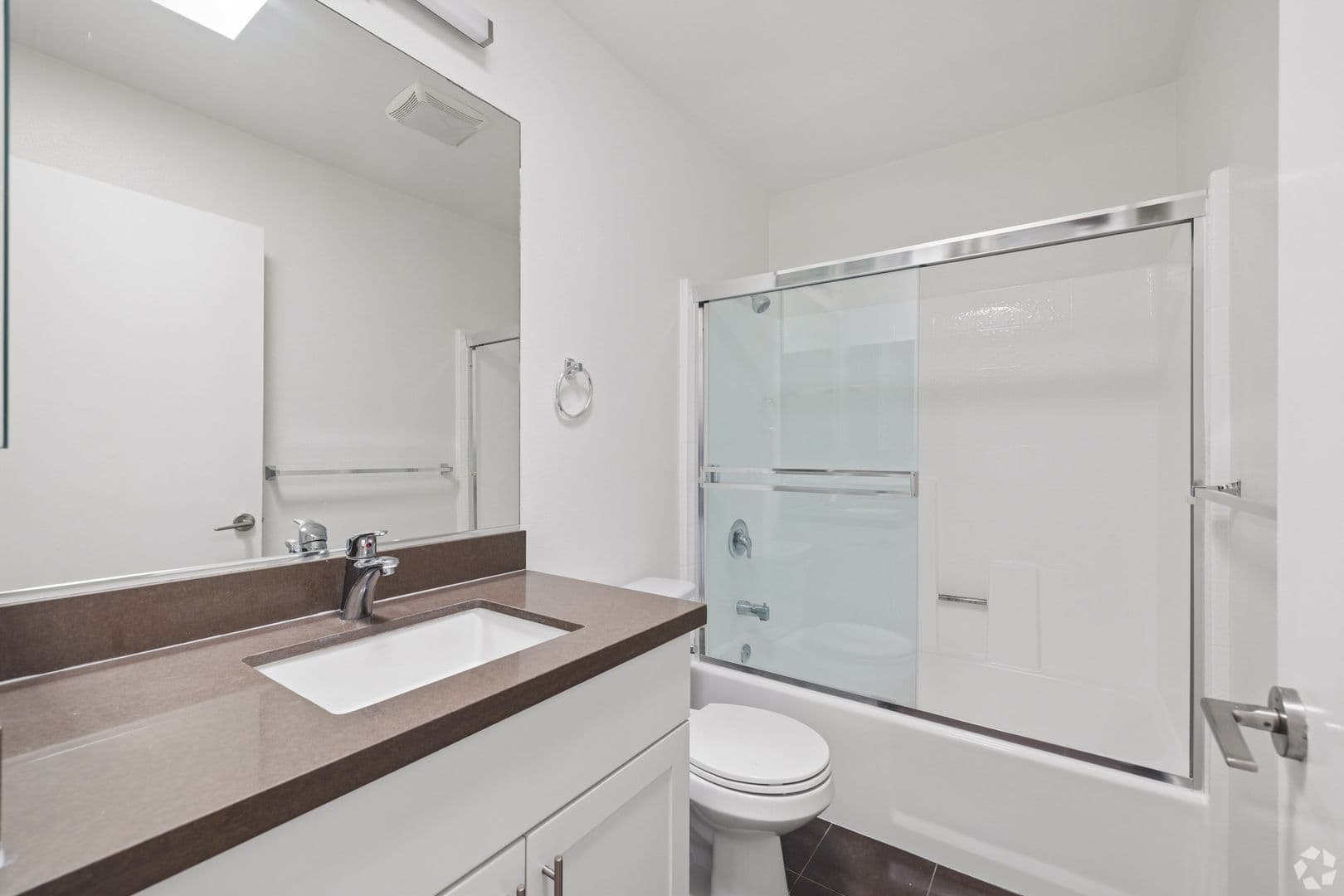 North Hollywood Apartment: 4824 Craner Ave