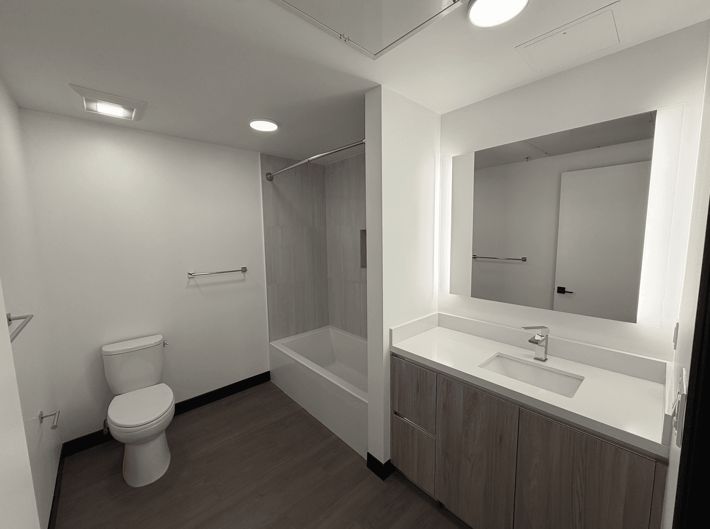 Valley Village Apartment: 11445 Riverside Dr.