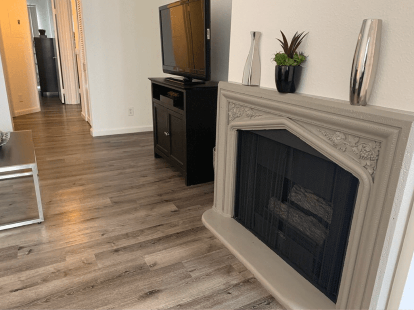 North Hollywood Apartment: 10930 Otsego St.