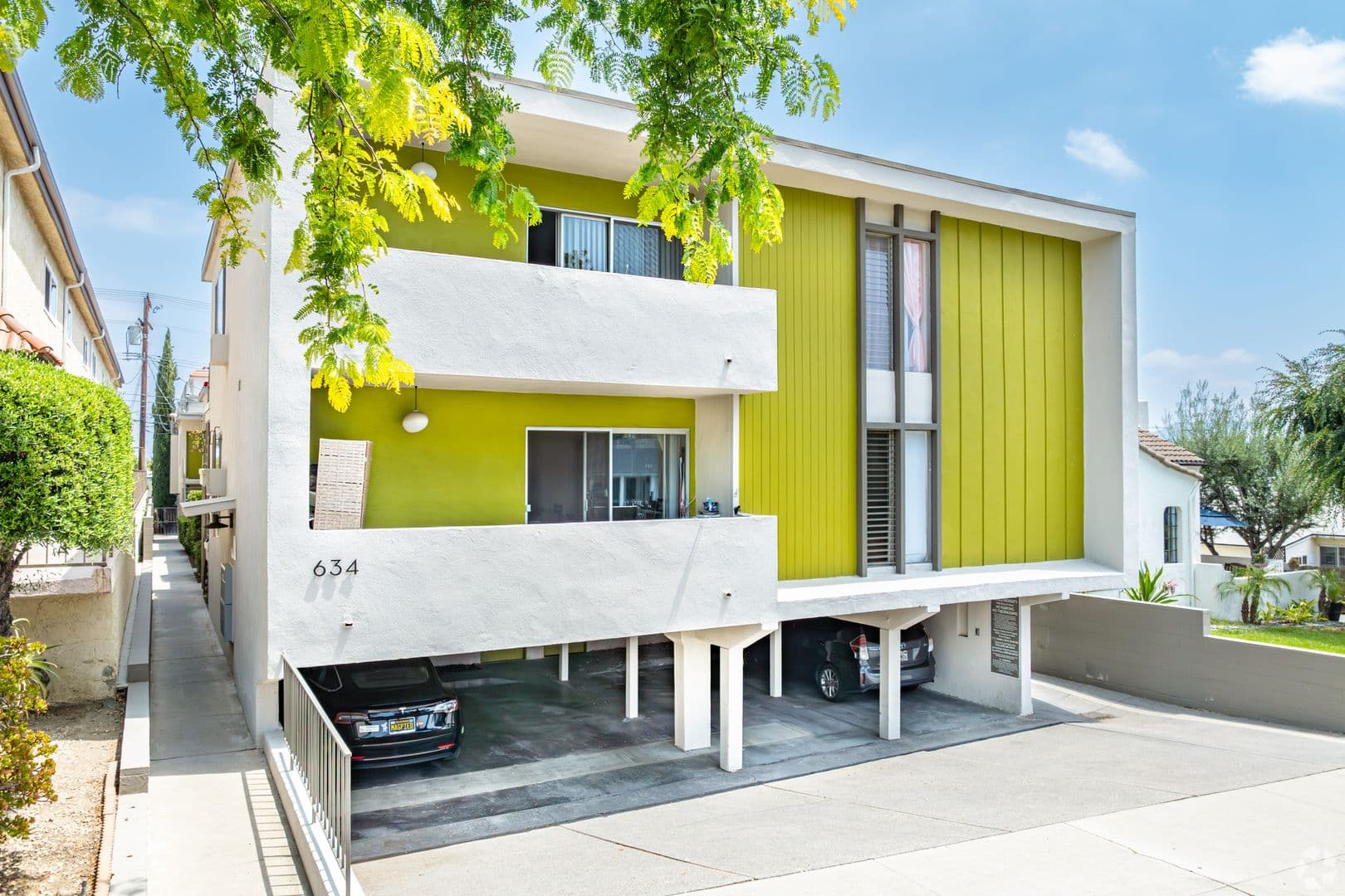 Burbank Apartment: 634 E. Harvard Rd
