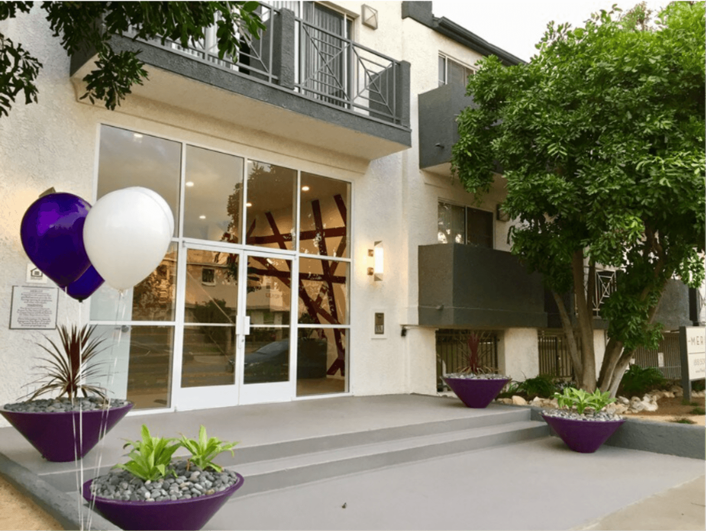 North Hollywood Apartment: 10930 Otsego St.