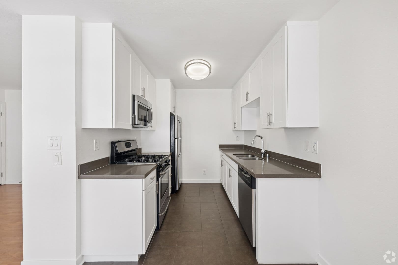 North Hollywood Apartment: 4824 Craner Ave
