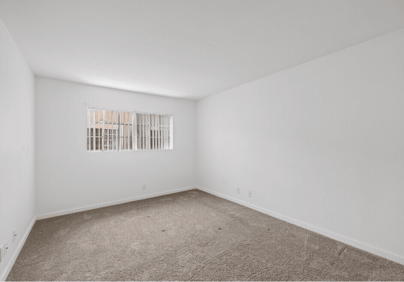North Hollywood Apartment: 4824 Craner Ave