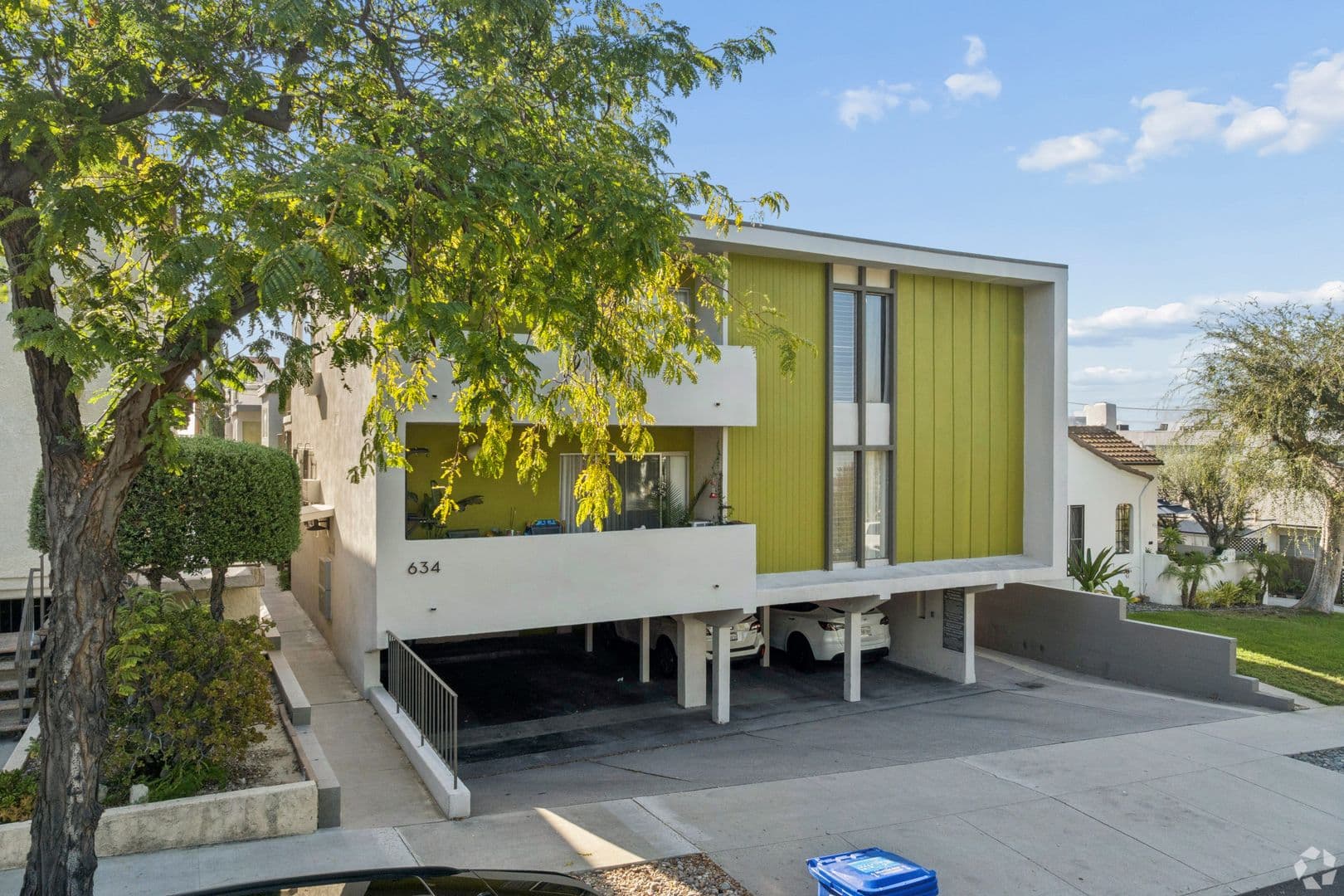 Burbank Apartment: 634 E. Harvard Rd