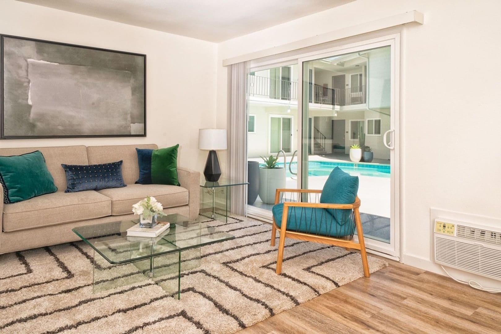 Sherman Oaks Apartment: 13429 Moorpark St.