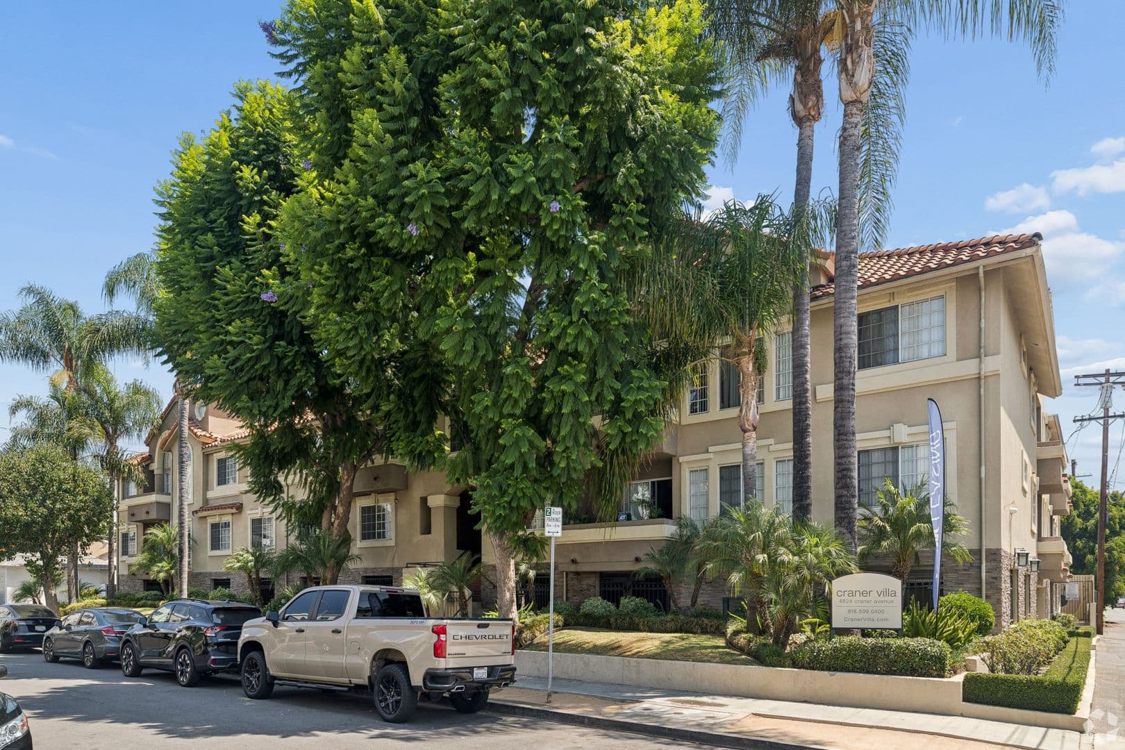 North Hollywood Apartment: 4824 Craner Ave
