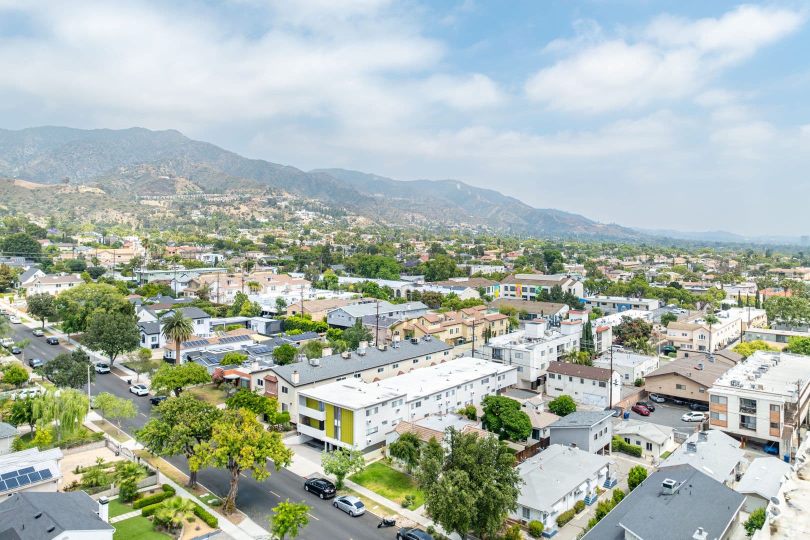 Burbank Apartment: 634 E. Harvard Rd