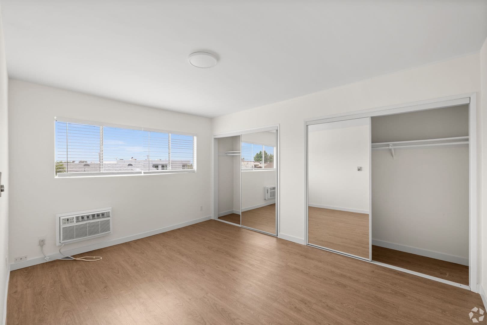 Burbank Apartment: 634 E. Harvard Rd