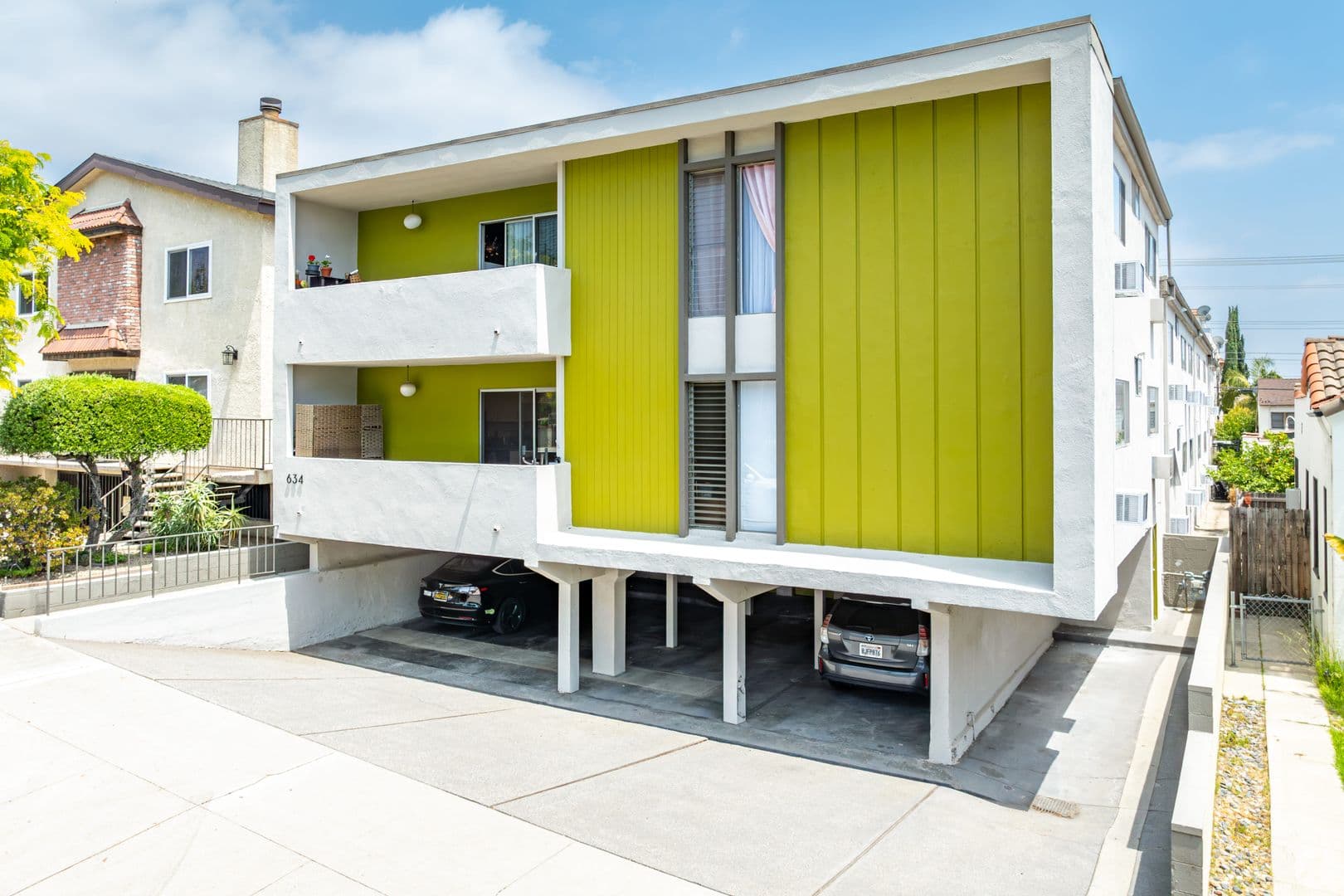 Burbank Apartment: 634 E. Harvard Rd