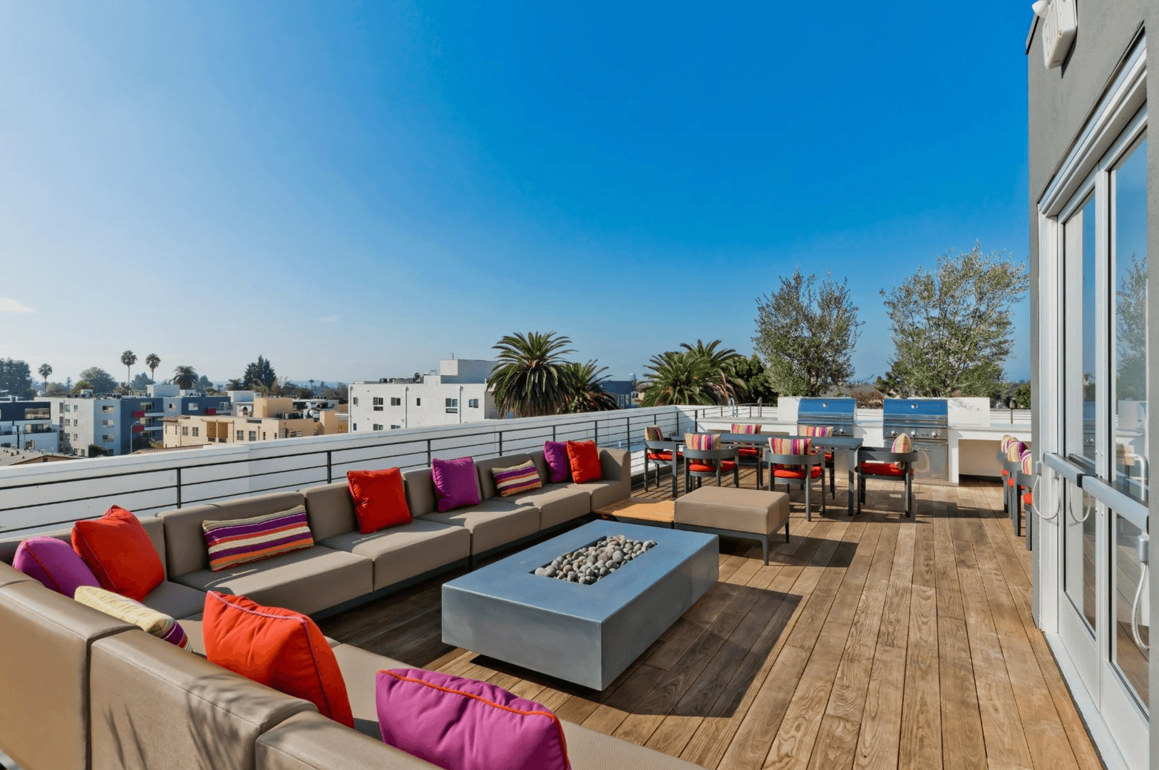 Los Angeles Apartment: 525 N. Wilton Pl