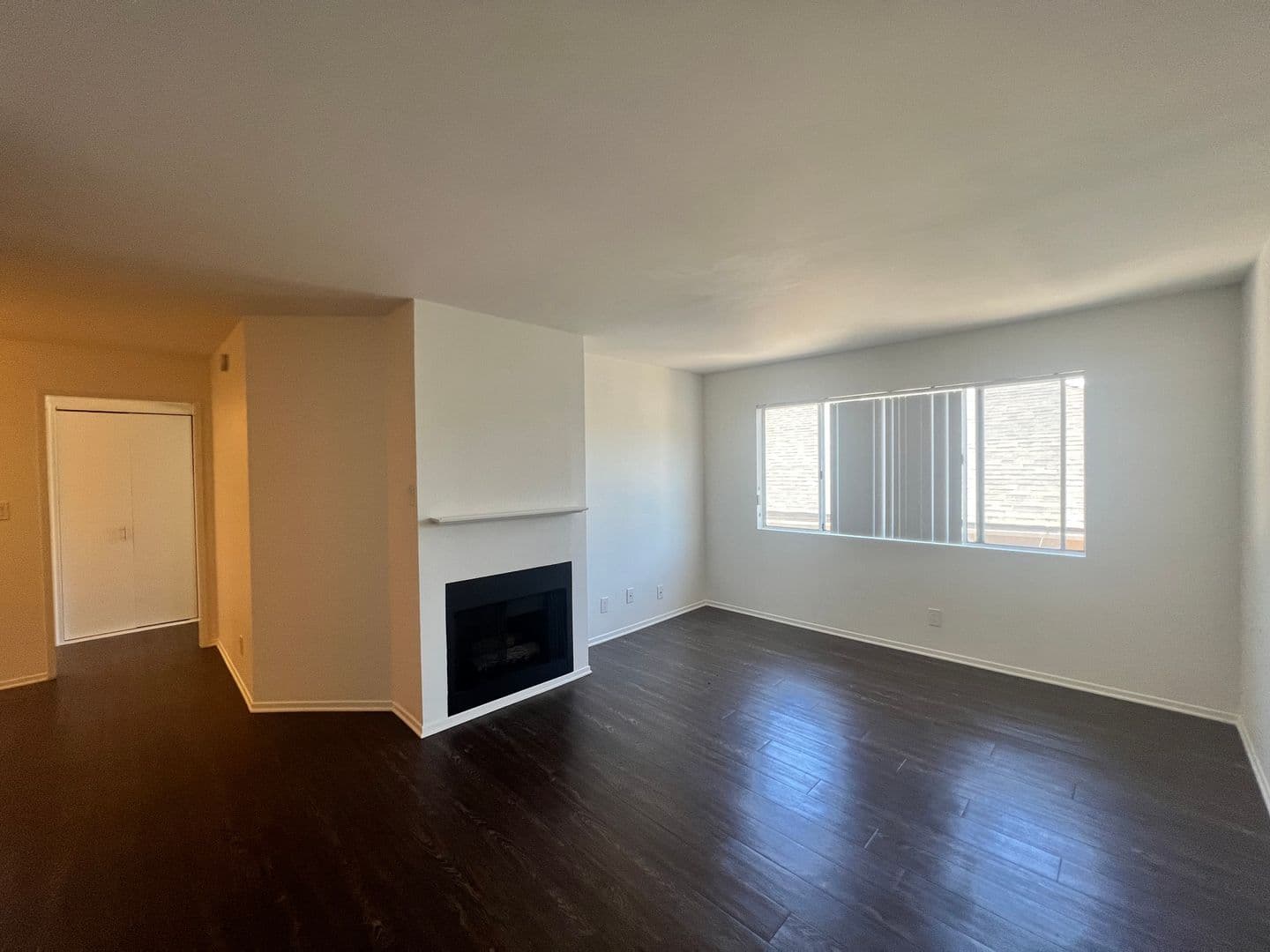 Toluca Lake Apartment: 4426 Cahuenga Blvd.