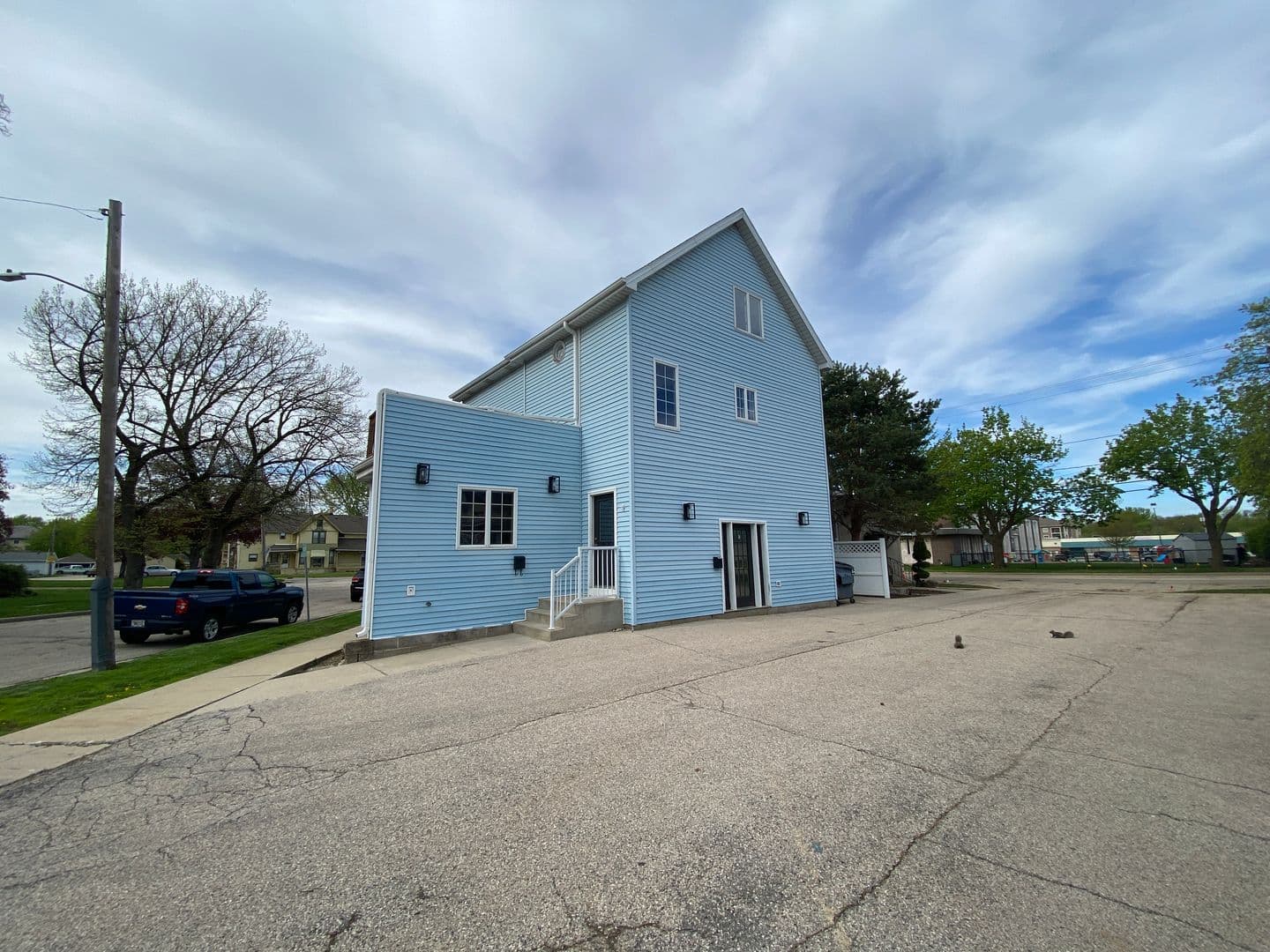 Burlington Apartment: 201 S. Pine St.
