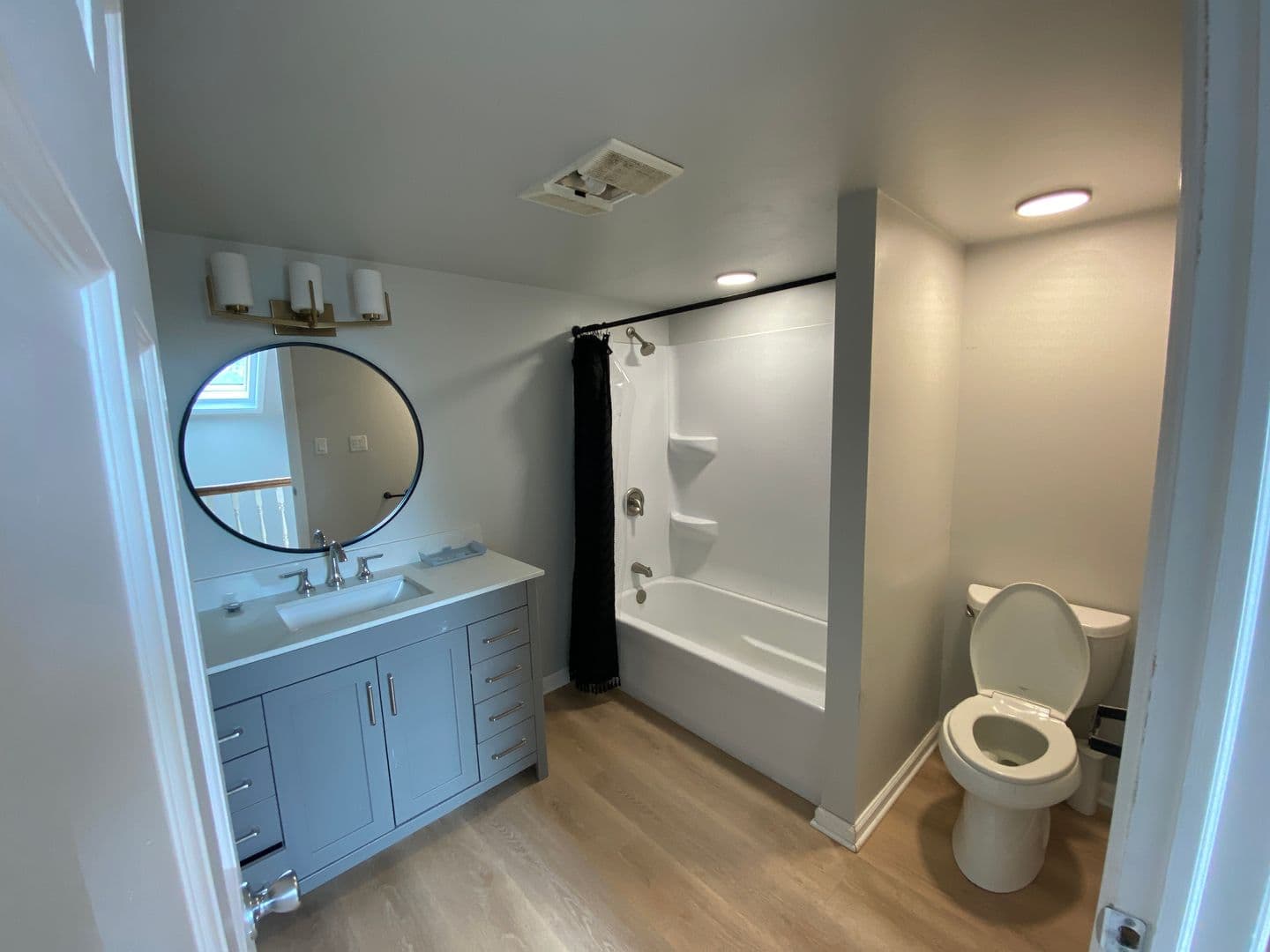 Burlington Apartment: 201 S. Pine St.