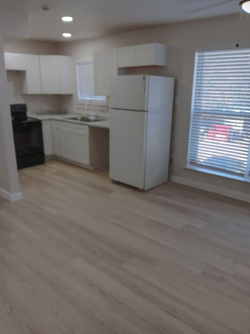 Dallas Apartment: 4821 Gaston