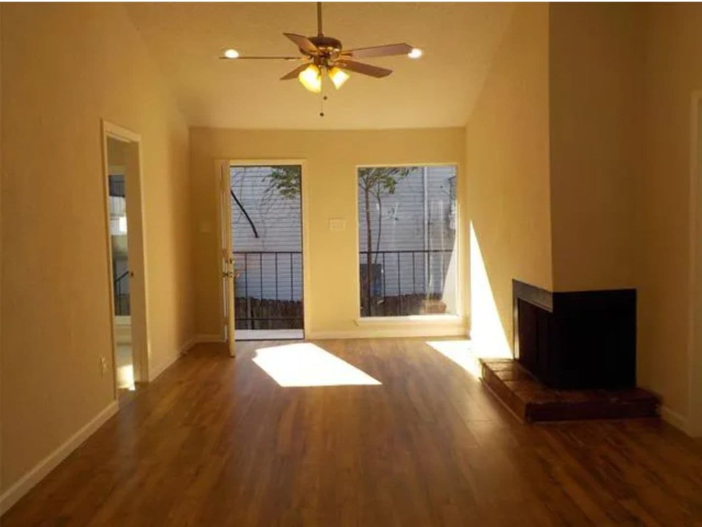 Dallas Apartment: 7152 Fair Oaks Ave