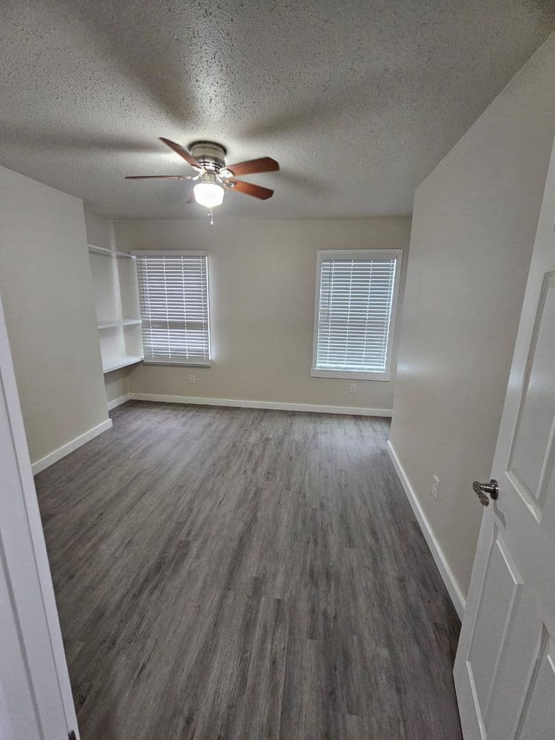 Dallas Multiplex: 915/917 N. Fitzhugh Ave