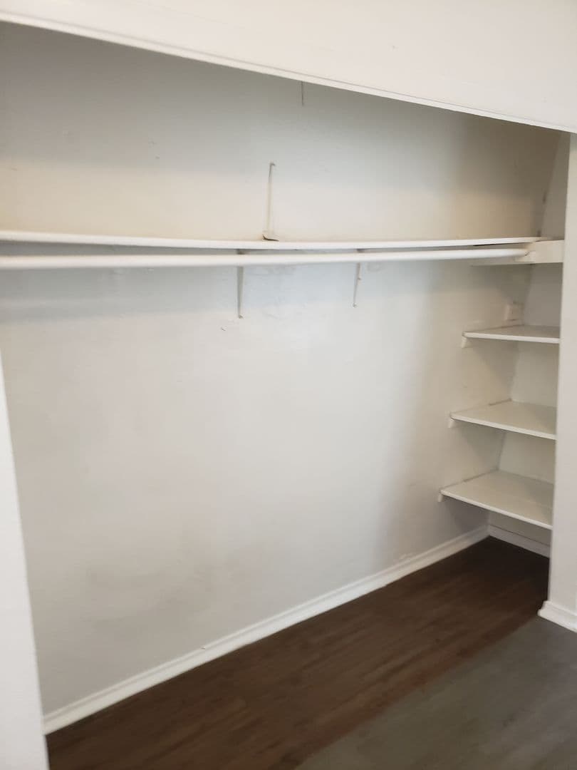 Dallas Apartment: 2916 Ruidosa Ave