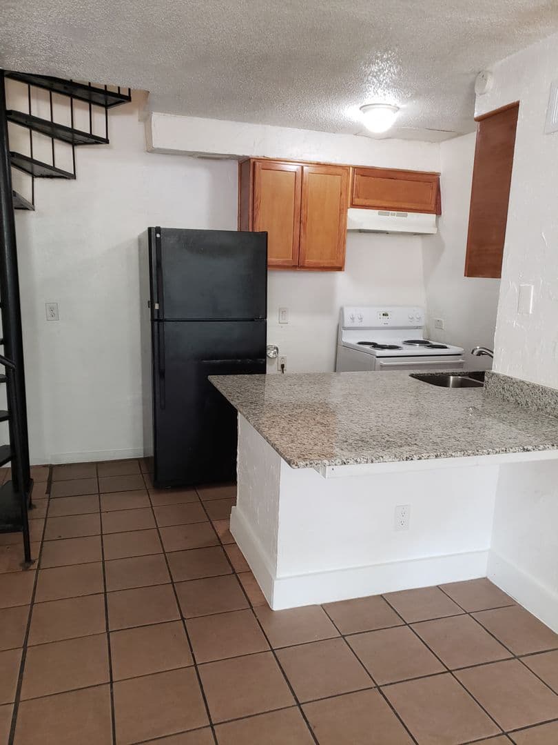 Dallas Apartment: 2916 Ruidosa Ave