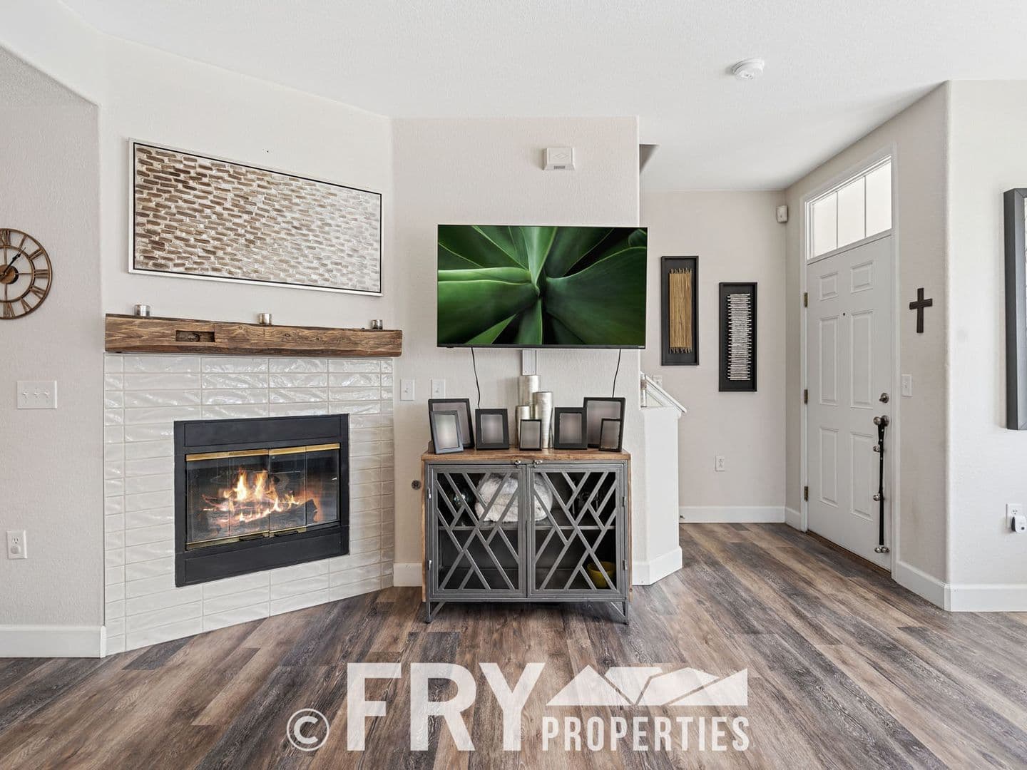 Aurora House: 16108 E Geddes Dr
