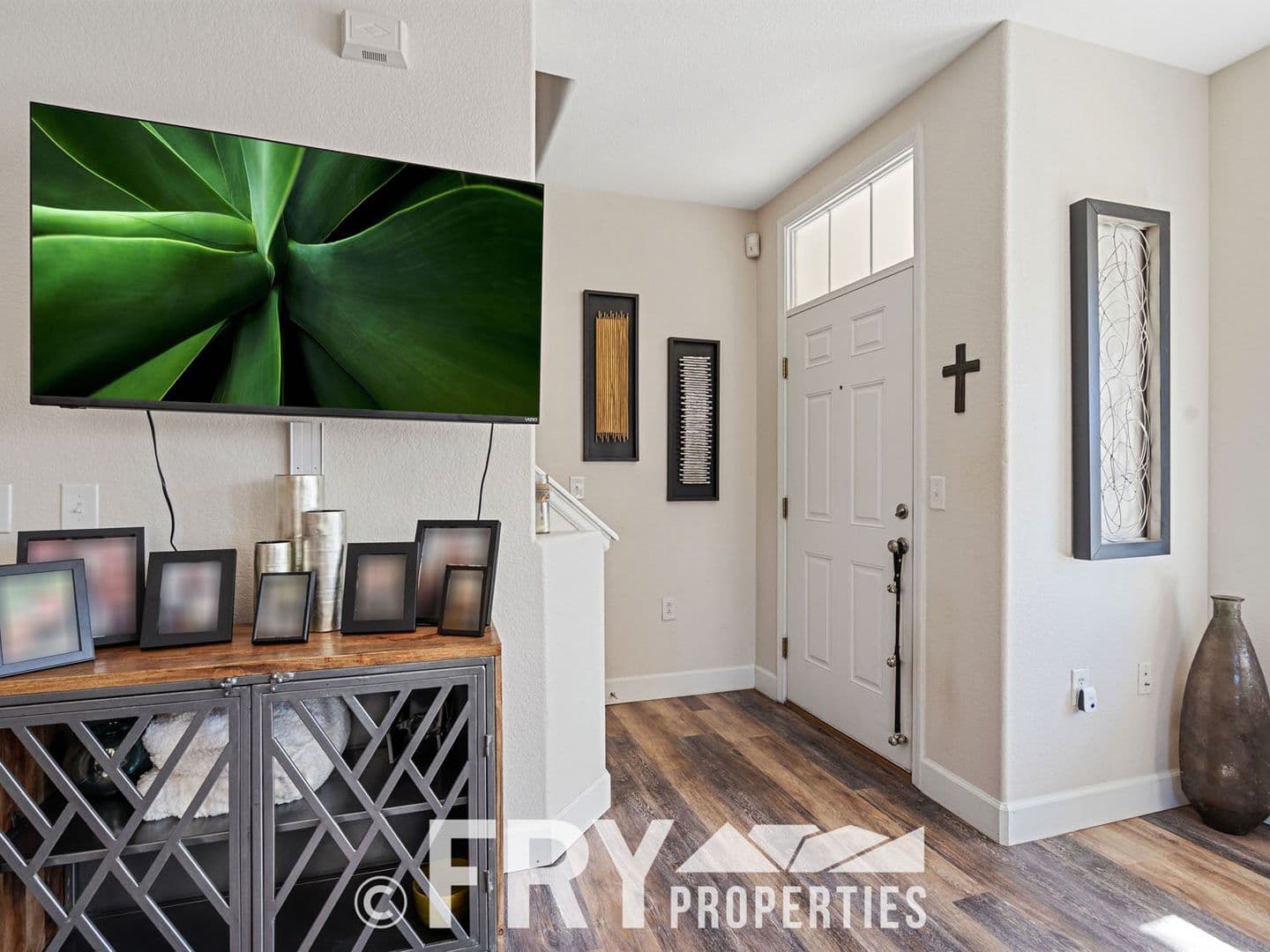 Aurora House: 16108 E Geddes Dr