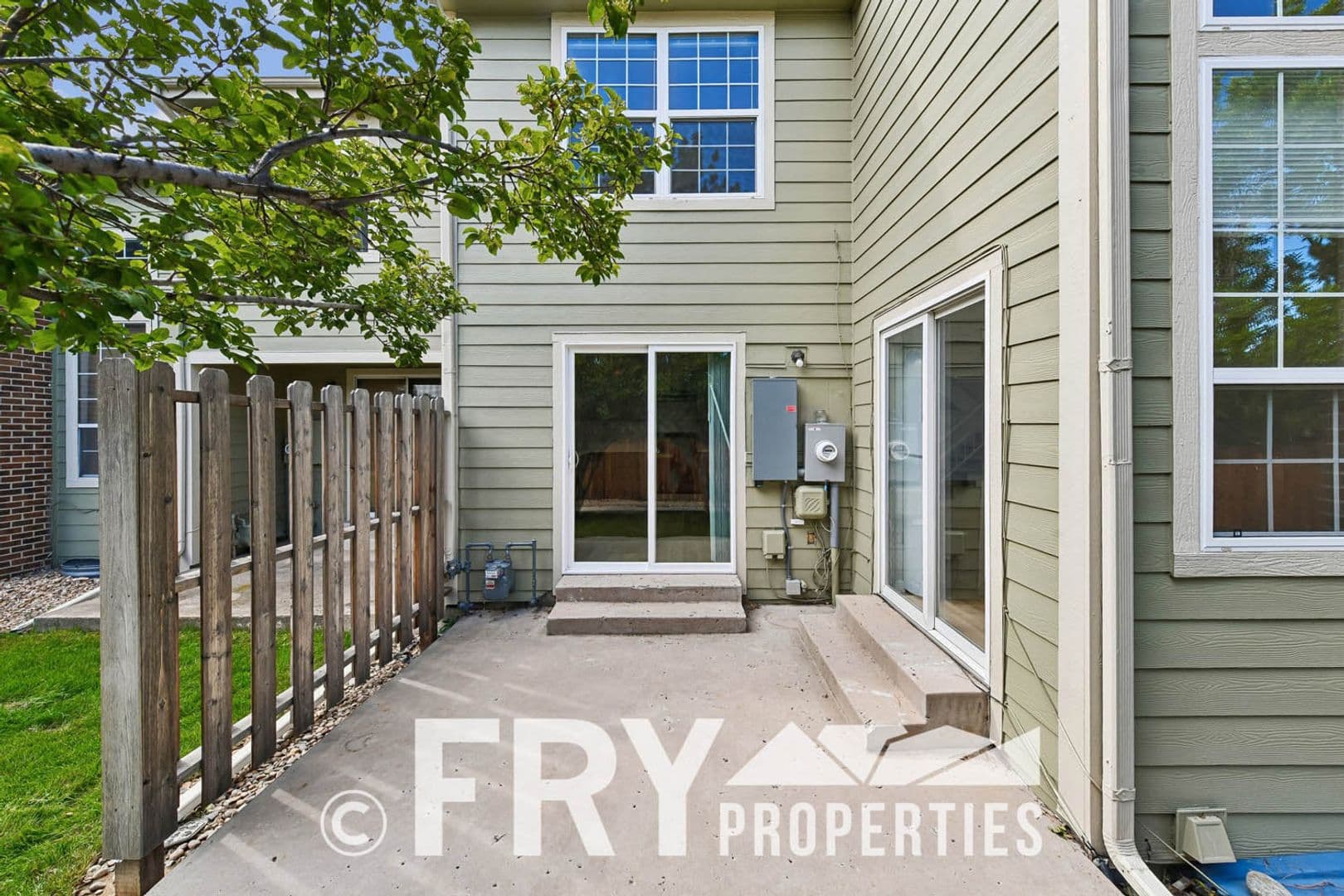 Aurora House: 14313 E Warren Place