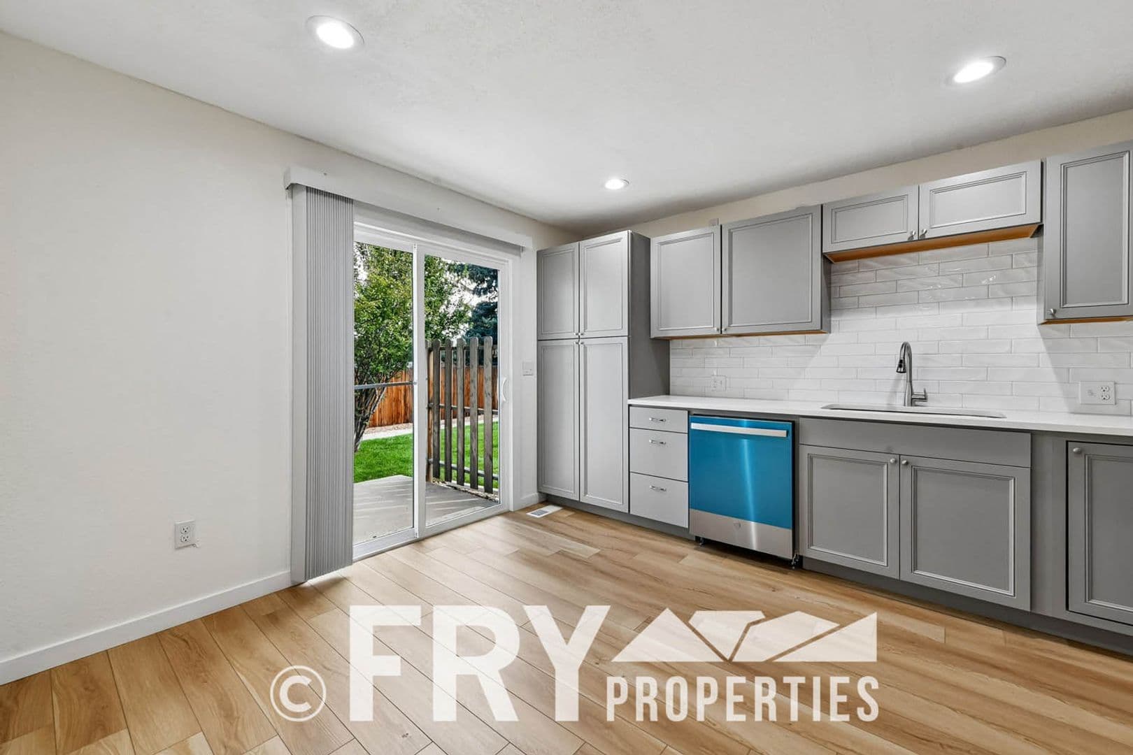 Aurora House: 14313 E Warren Place