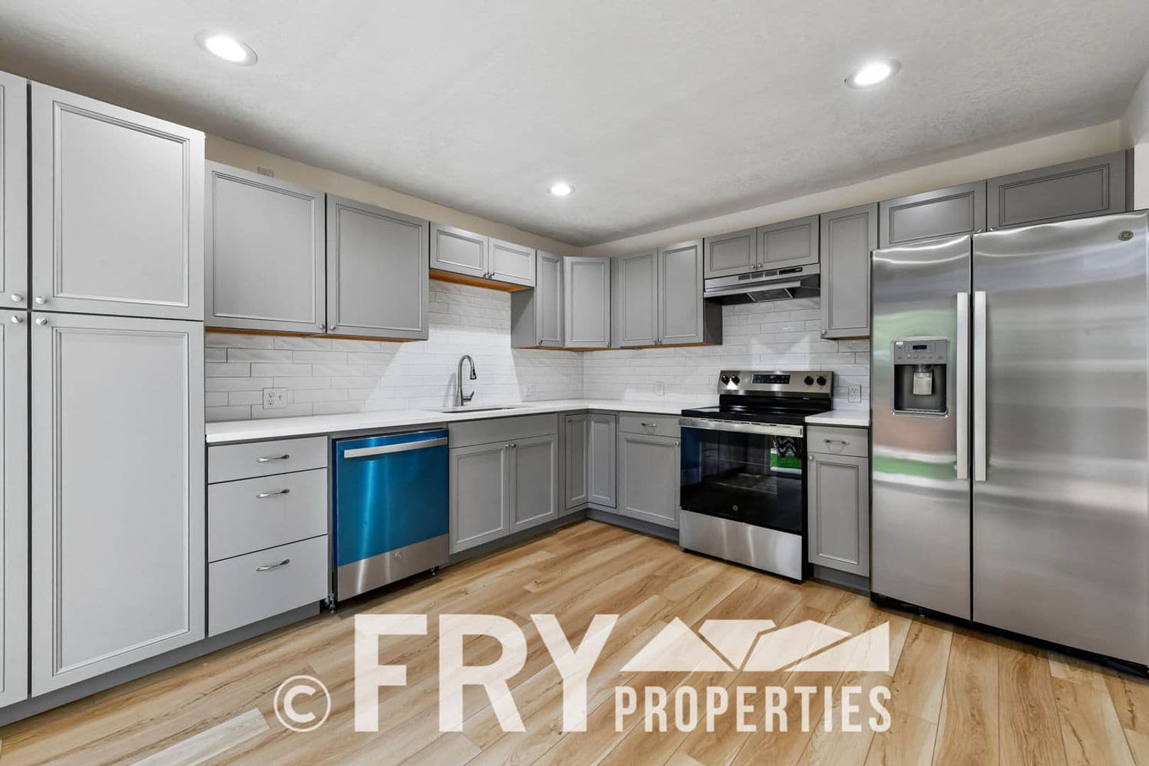 Aurora House: 14313 E Warren Place