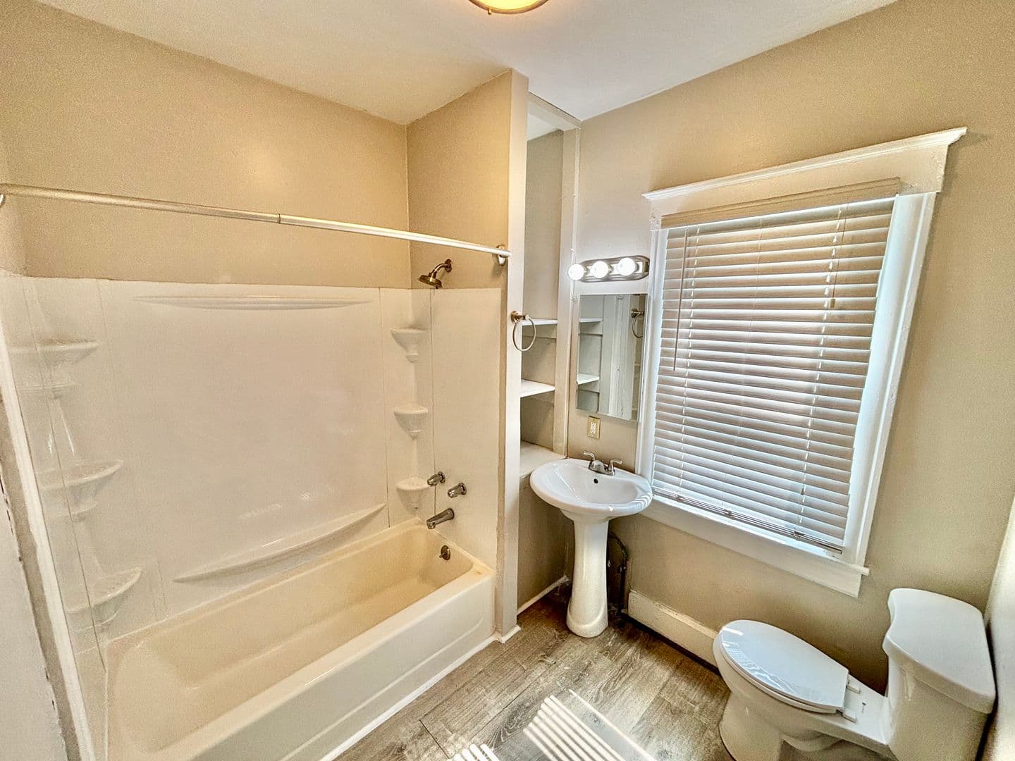 Louisville Apartment: 2805 S 4th St