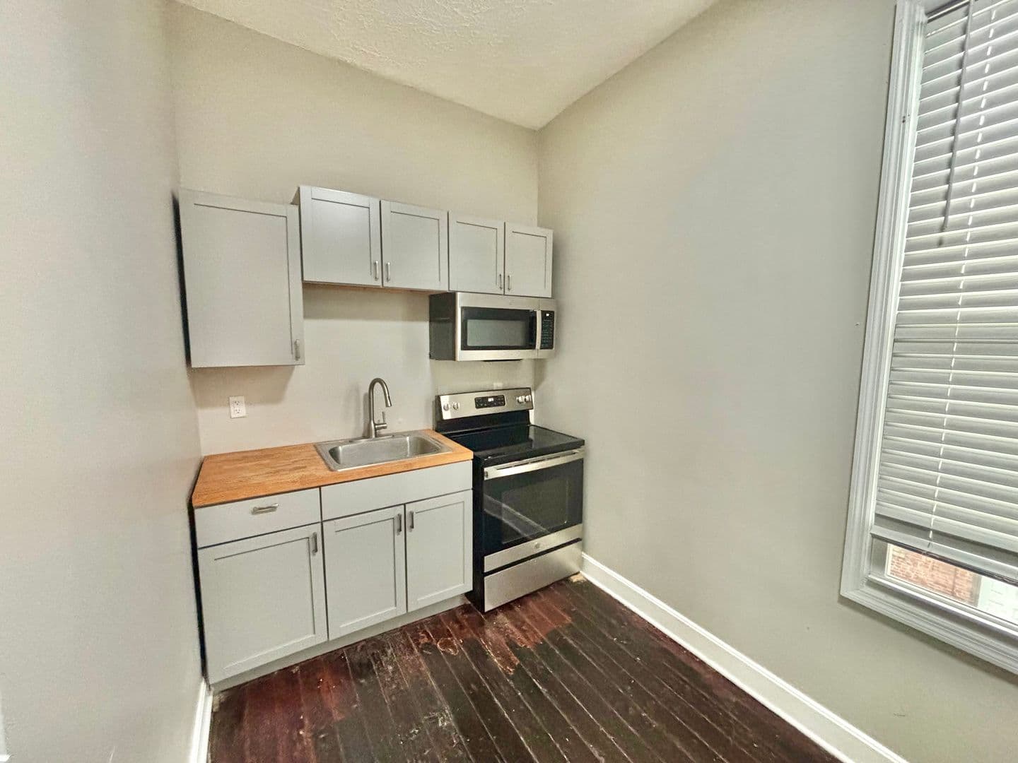 Louisville Apartment: 1206 S Preston St