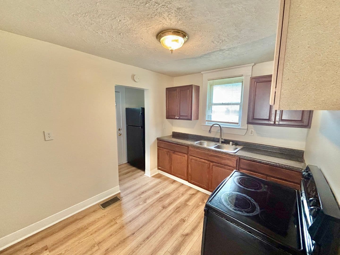 Louisville House: 3911 Larkwood Ave