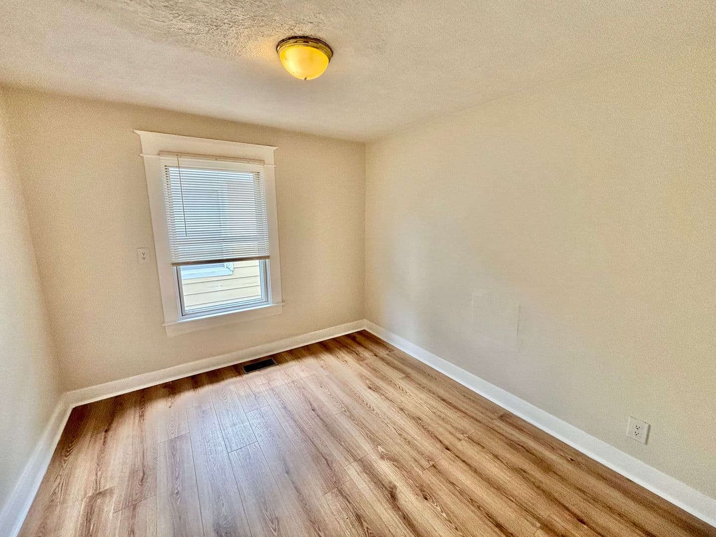 Louisville House: 3911 Larkwood Ave