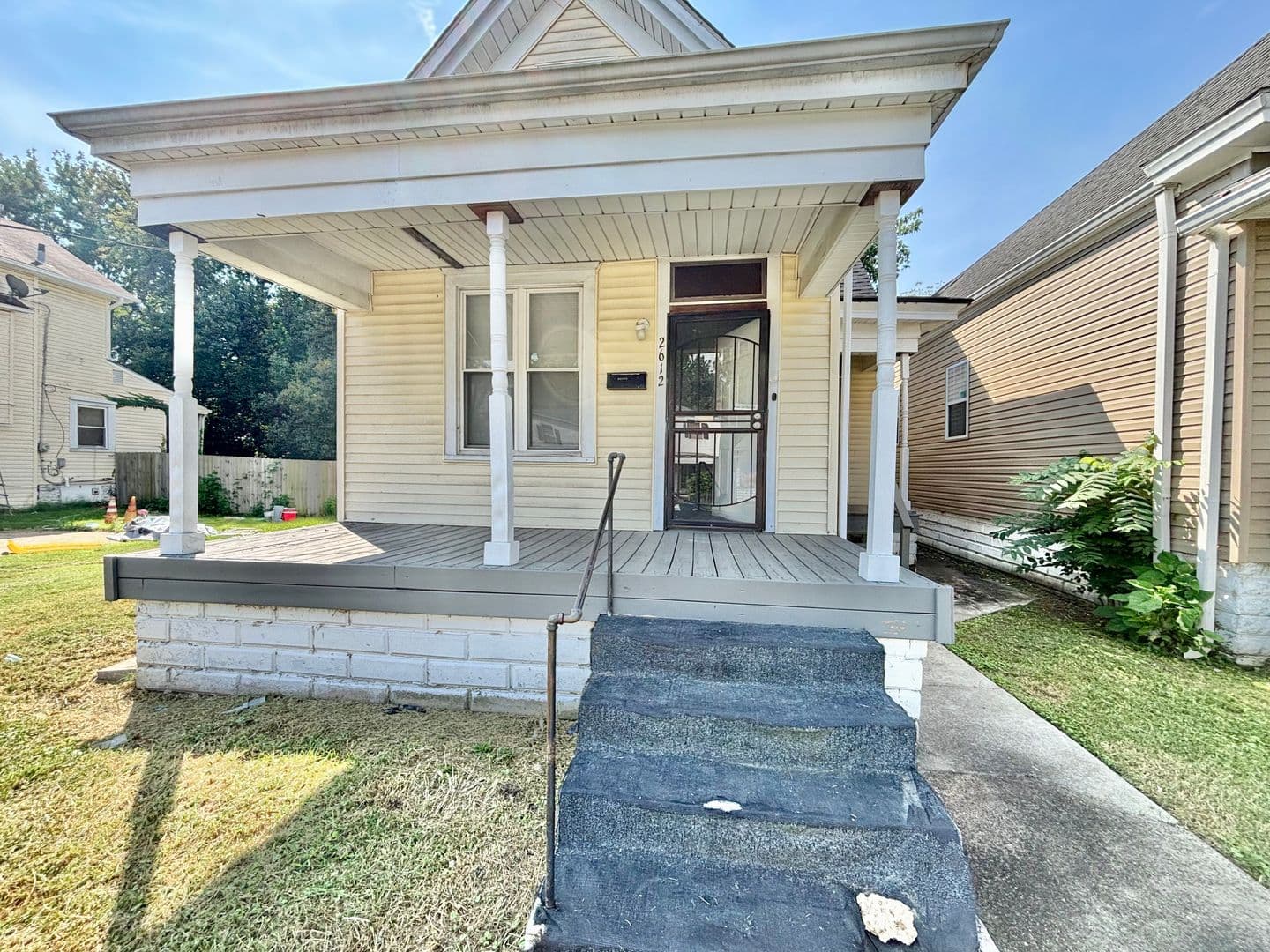Louisville House: 2612 Hale Ave