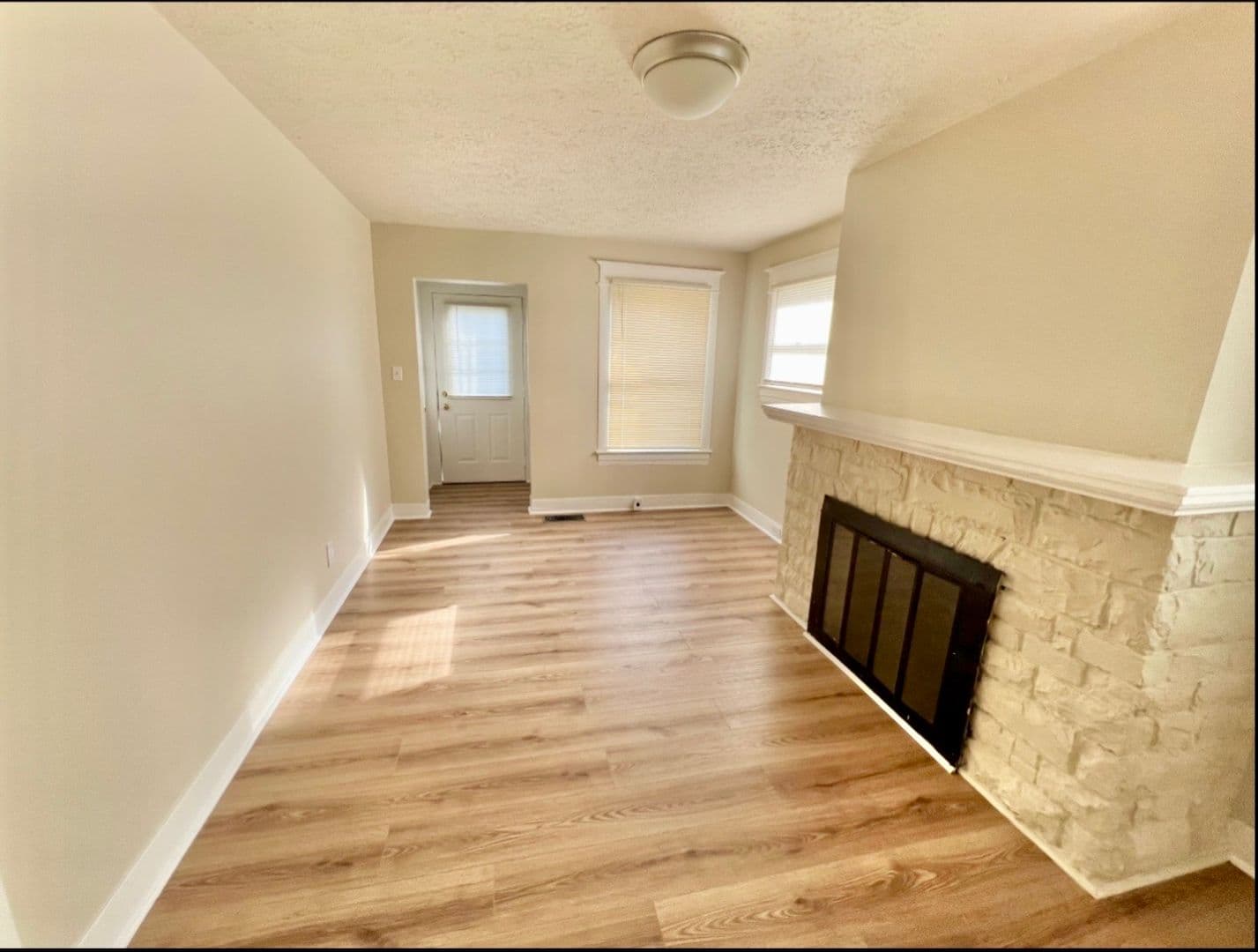 Louisville House: 3911 Larkwood Ave