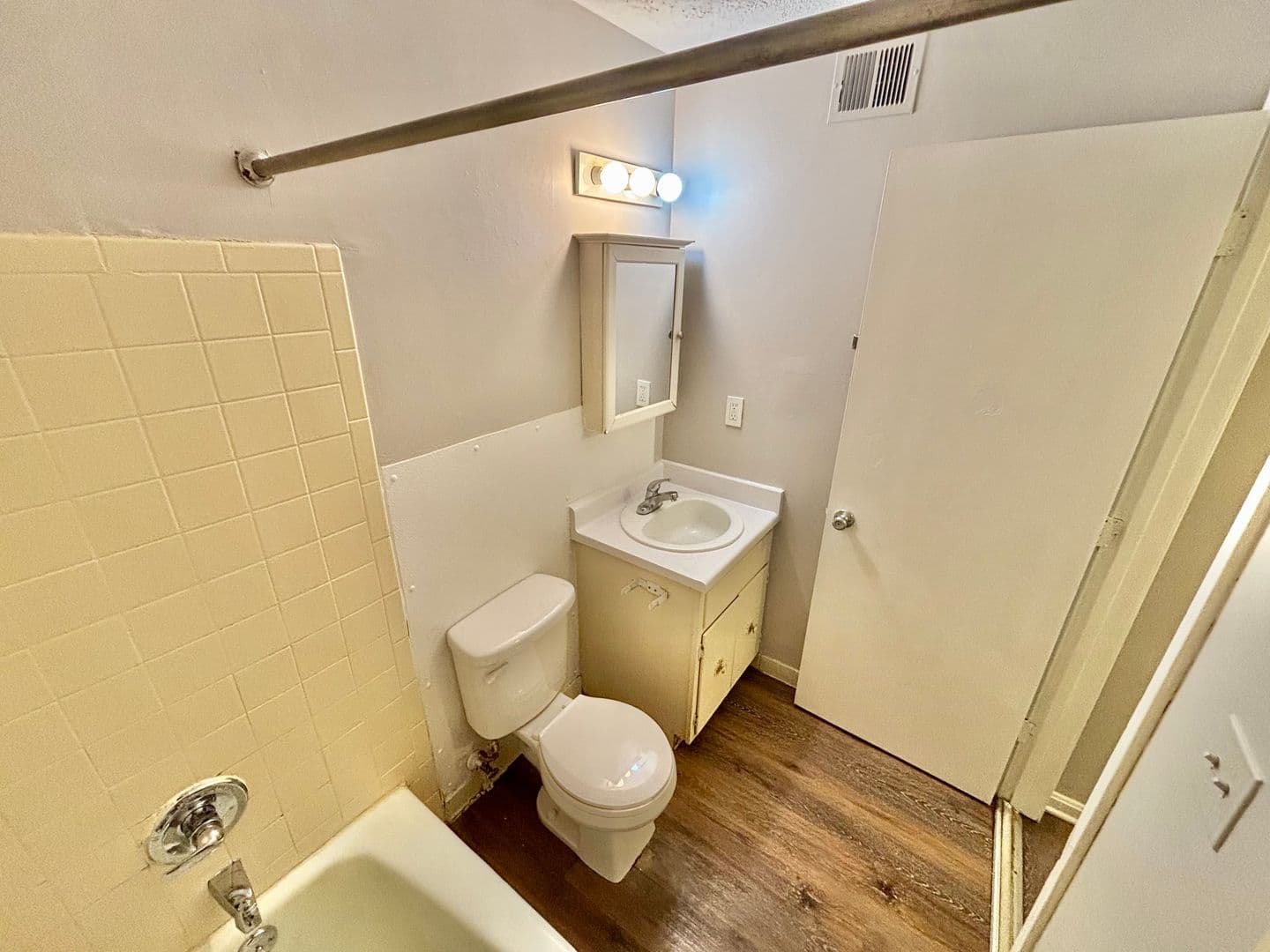 Louisville Apartment: 1221 S 3rd St