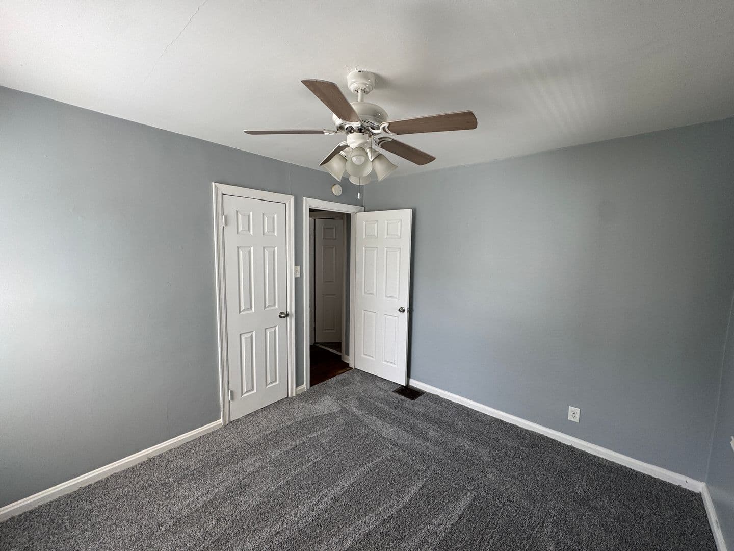 Indianapolis House: 1952 Wallace Ave