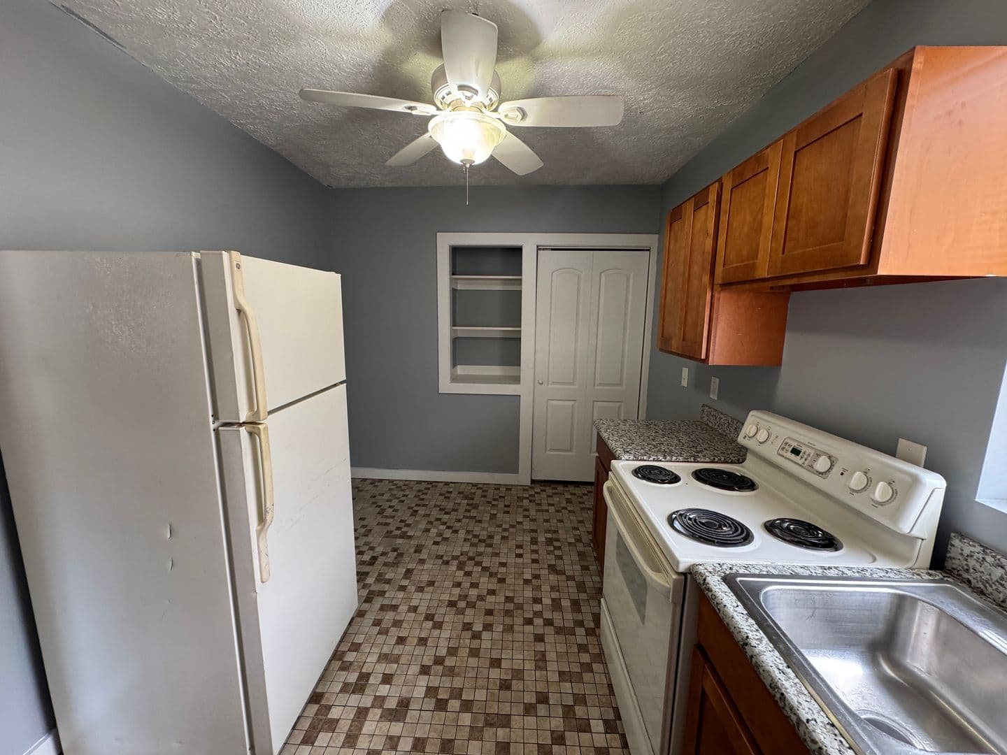 Indianapolis House: 119 W 39th St