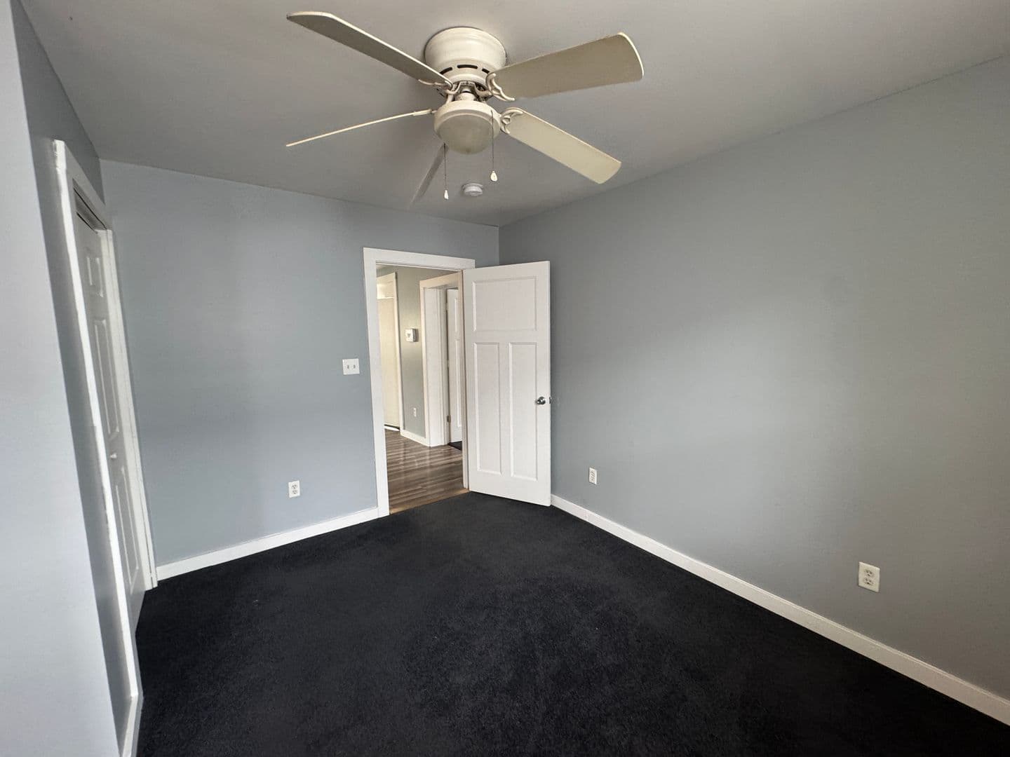 Indianapolis House: 119 W 39th St