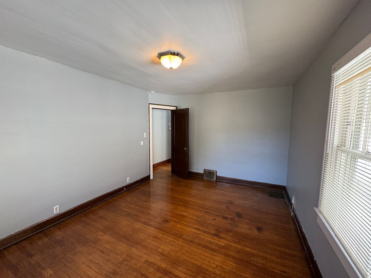 Indianapolis House: 822 N Chester Ave