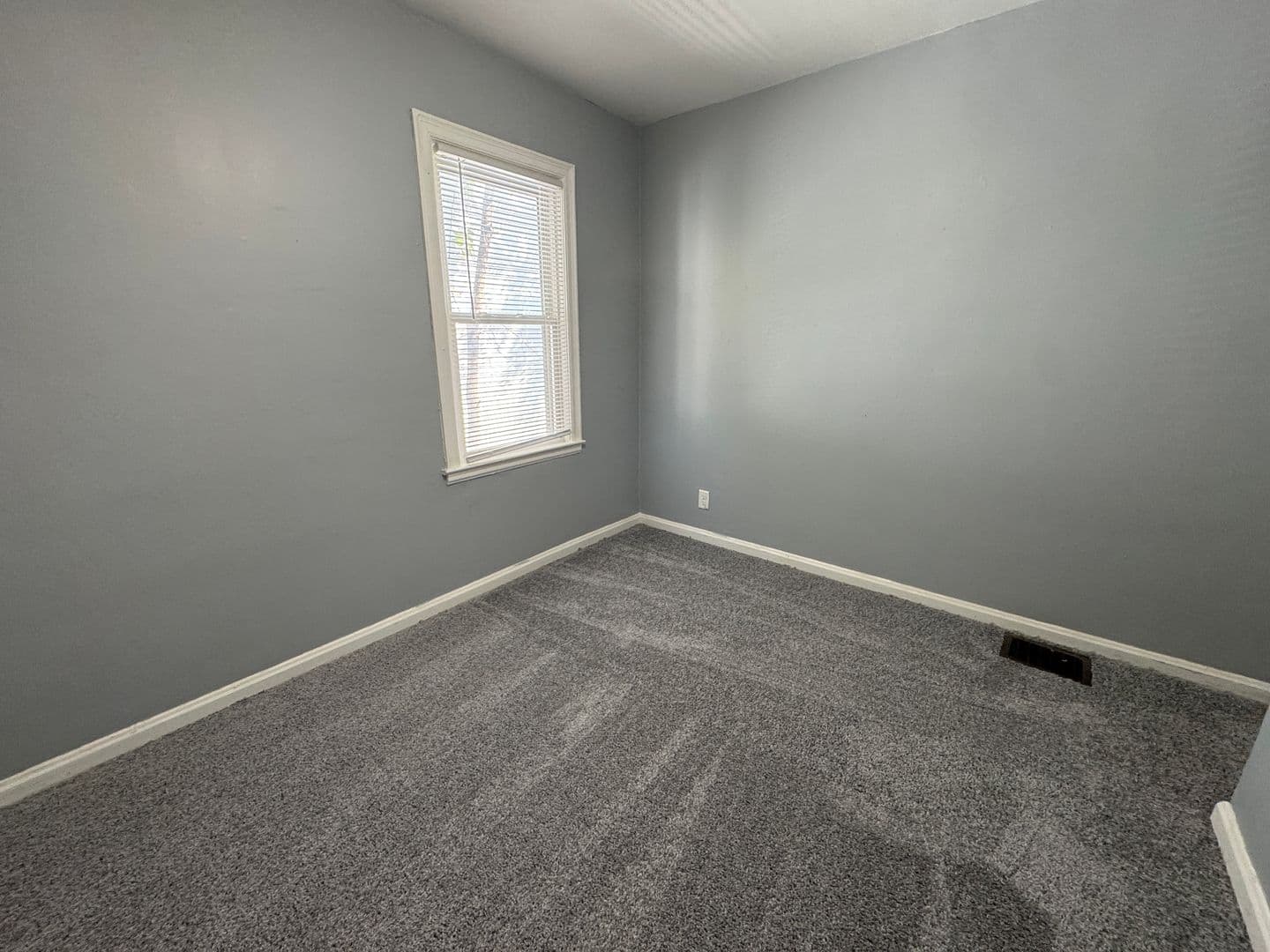 Indianapolis House: 1952 Wallace Ave