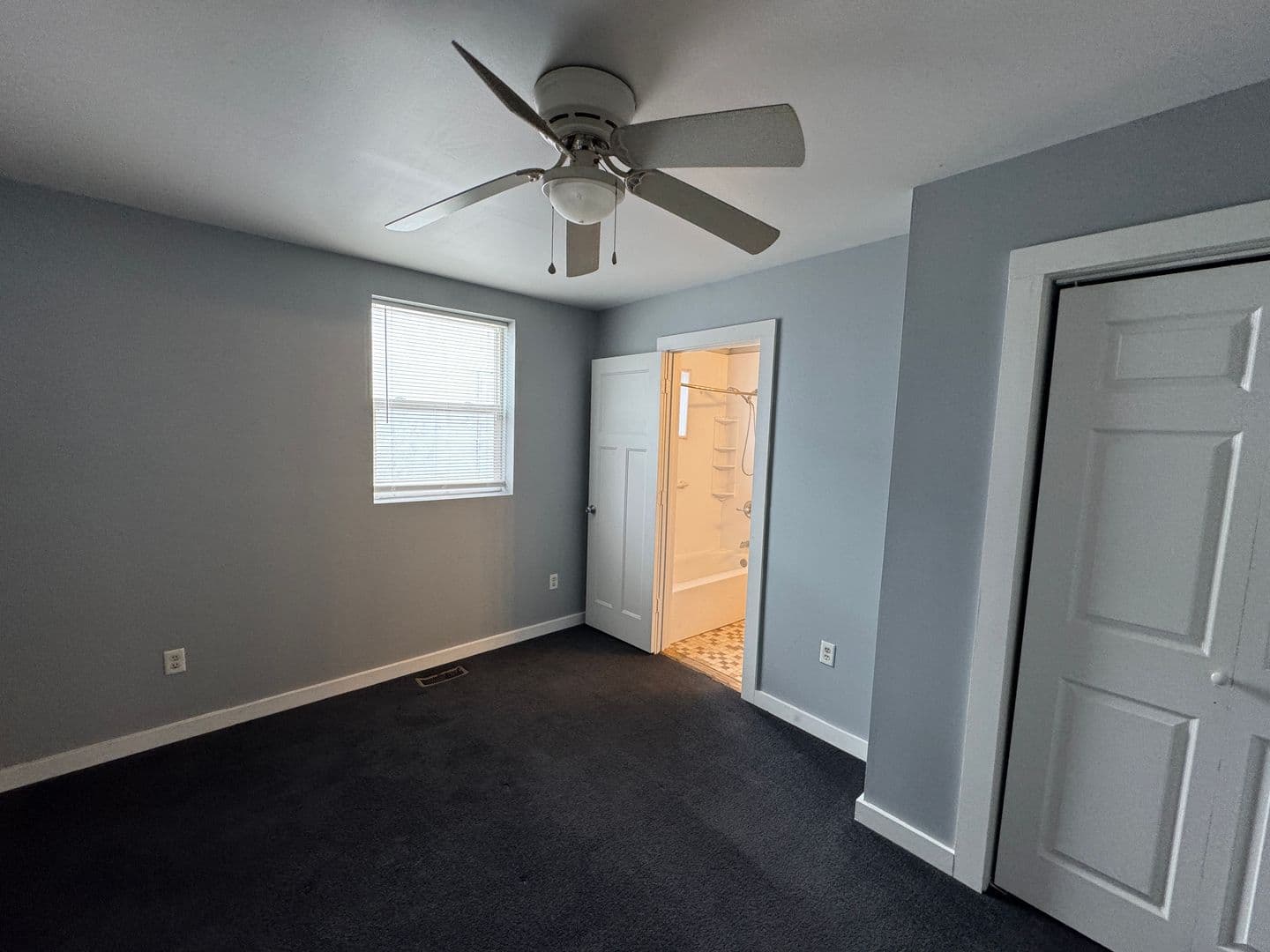 Indianapolis House: 119 W 39th St