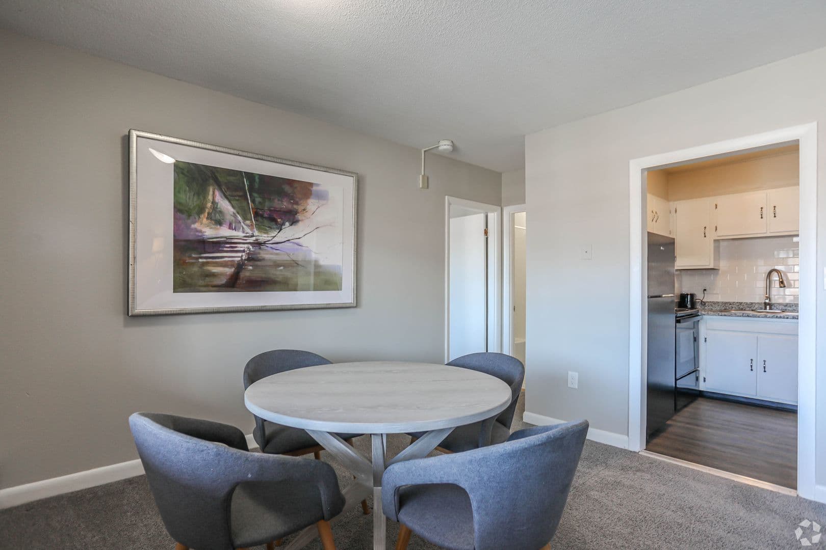 Natick Apartment: 8 LAKEVIEW GDNS