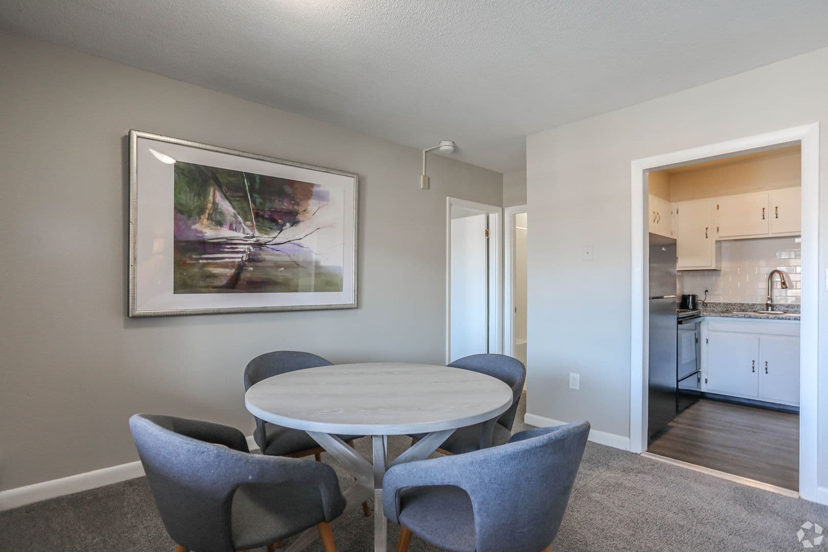 Natick Apartment: 8 LAKEVIEW GDNS